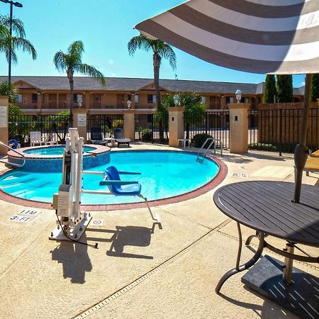 Econo Lodge Inn & Suites Corpus Christi Exterior photo