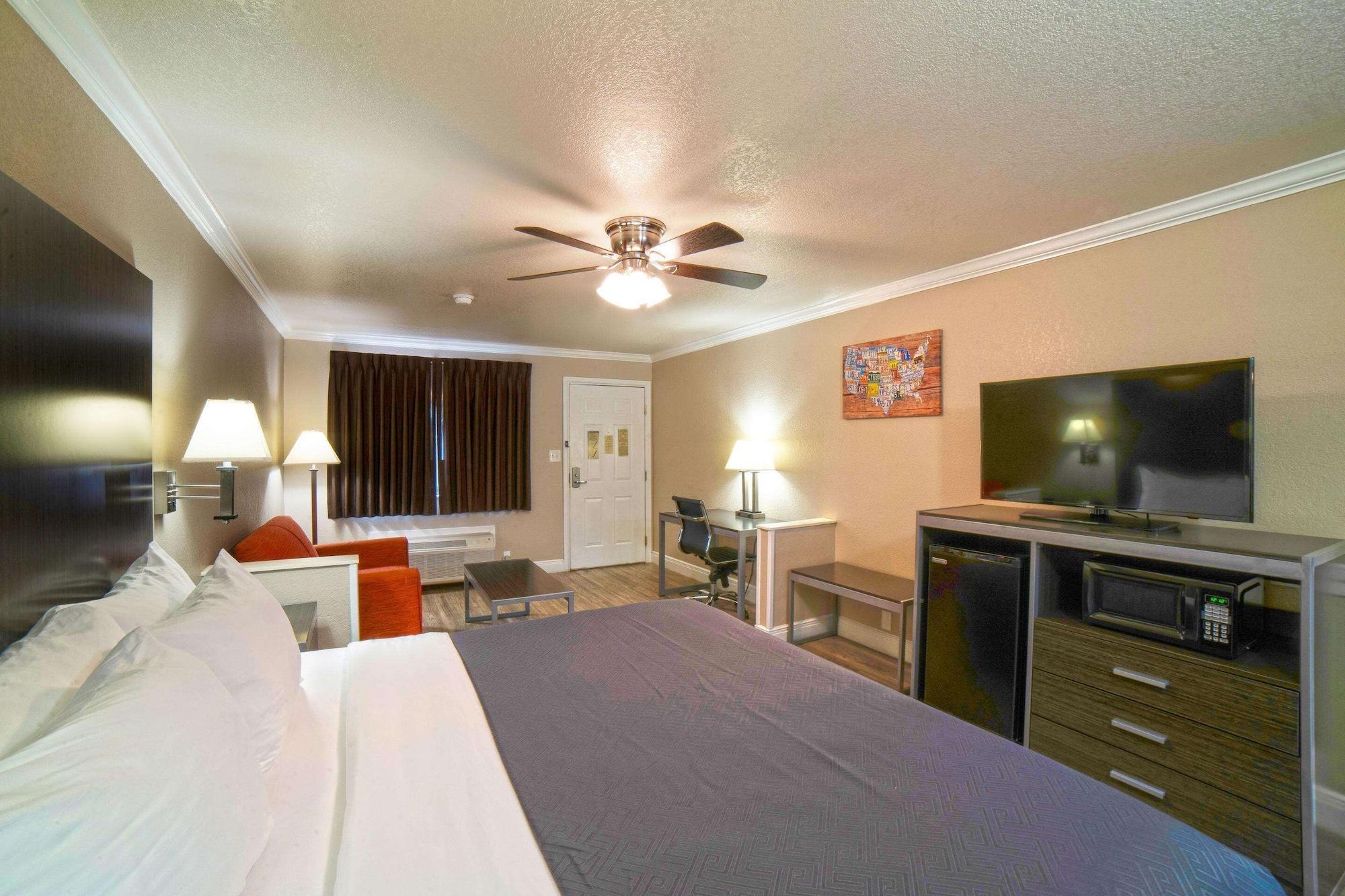 Econo Lodge Inn & Suites Corpus Christi Exterior photo