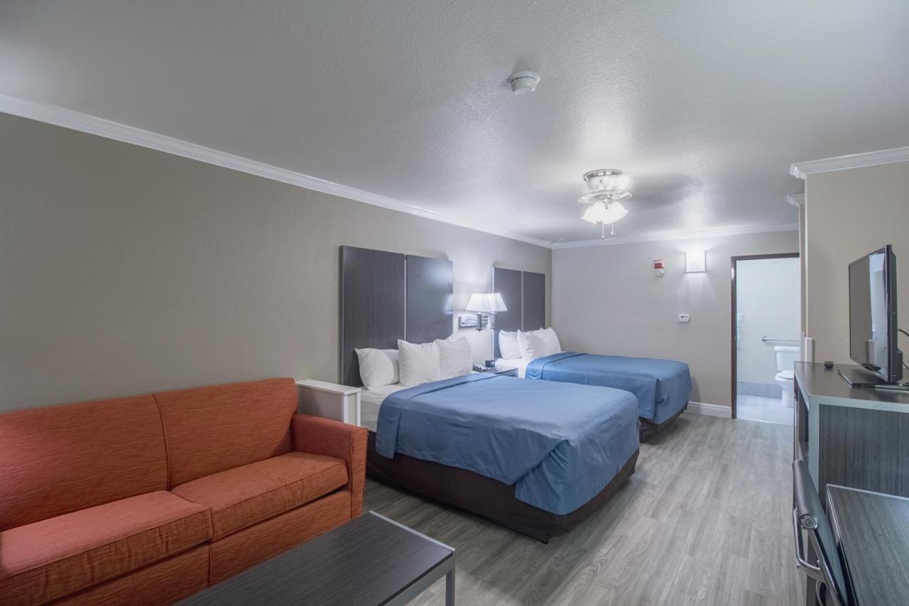 Econo Lodge Inn & Suites Corpus Christi Exterior photo