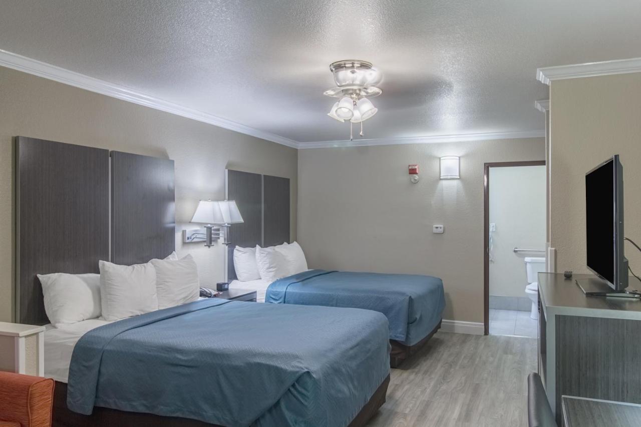 Econo Lodge Inn & Suites Corpus Christi Exterior photo
