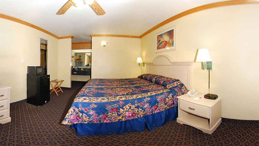Econo Lodge Inn & Suites Corpus Christi Exterior photo